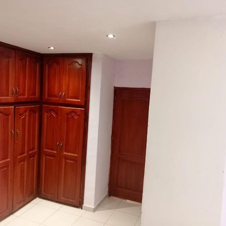 Residence Des 7 Collines Яунде Экстерьер фото
