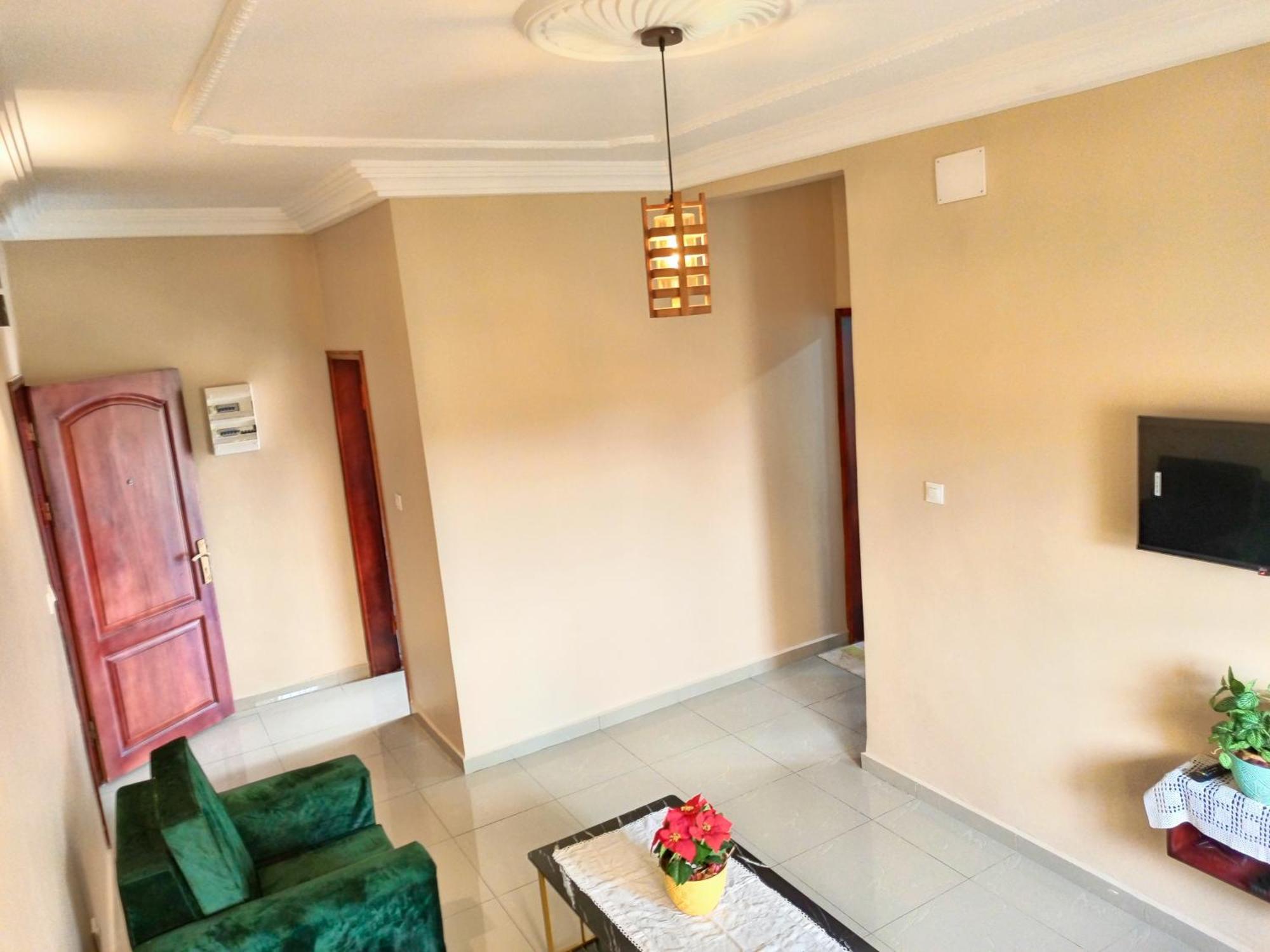 Residence Des 7 Collines Яунде Экстерьер фото