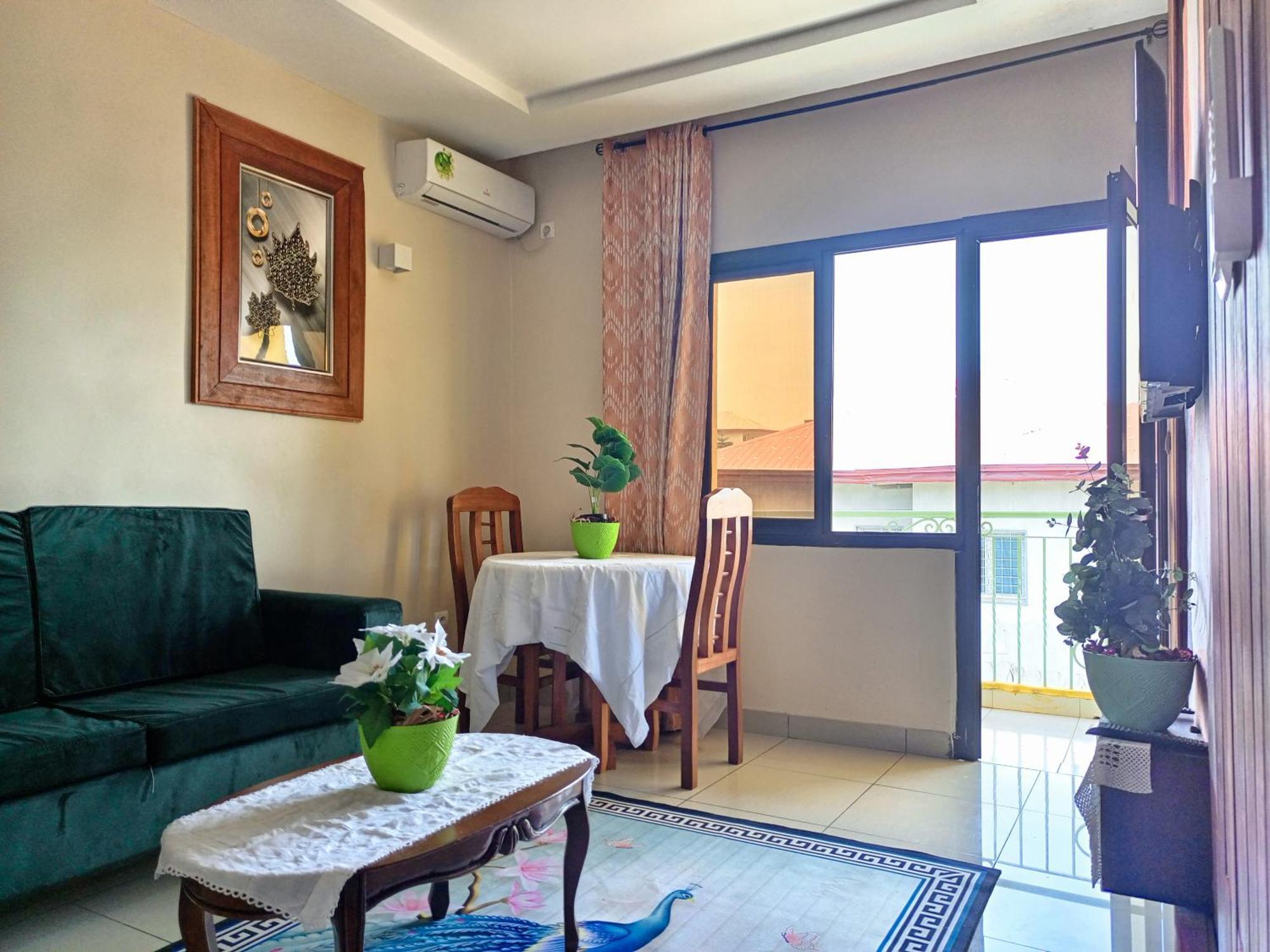Residence Des 7 Collines Яунде Экстерьер фото