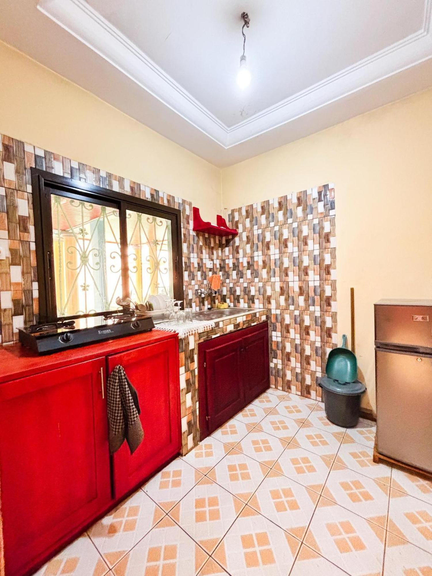 Residence Des 7 Collines Яунде Экстерьер фото