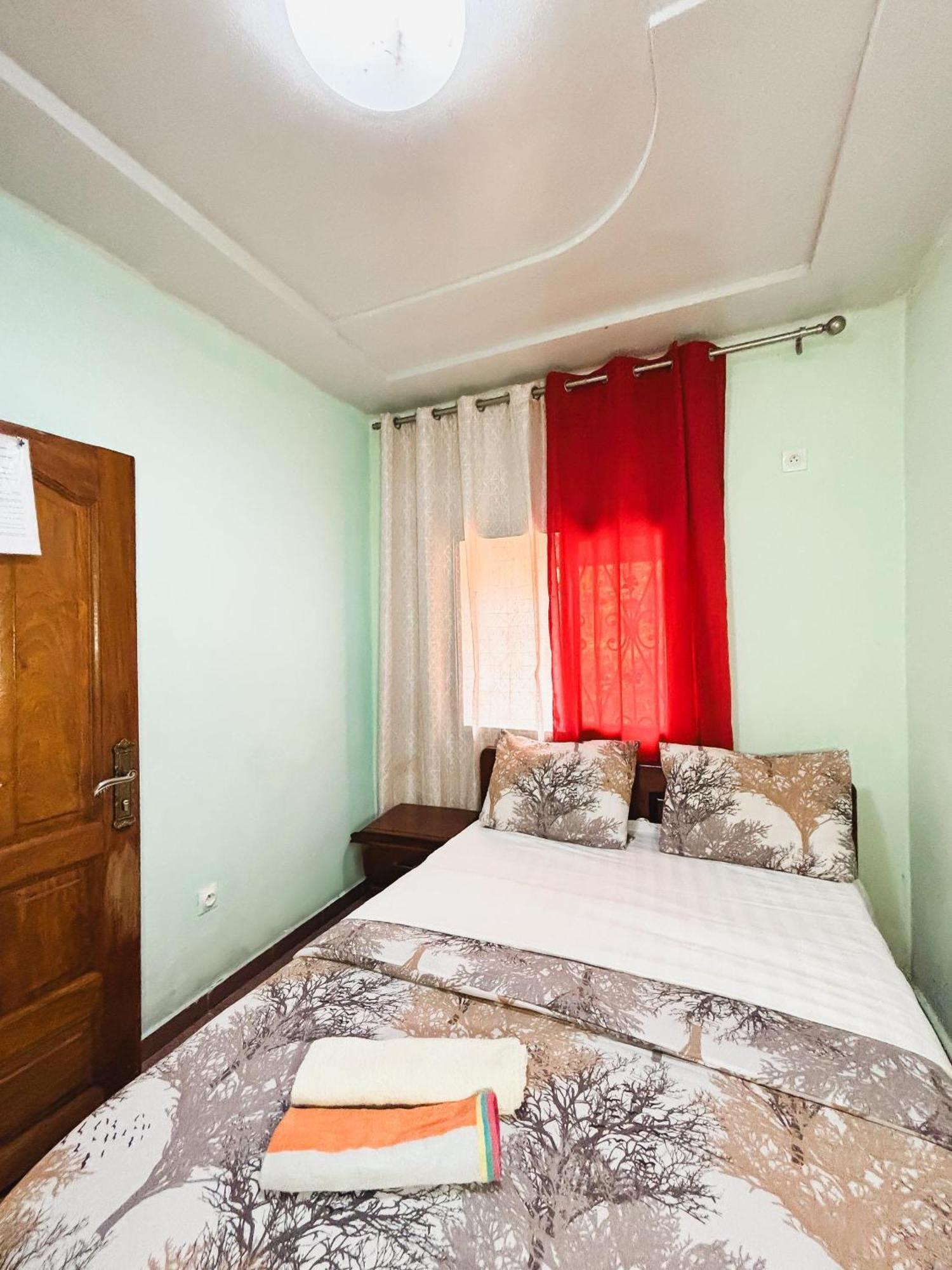 Residence Des 7 Collines Яунде Экстерьер фото